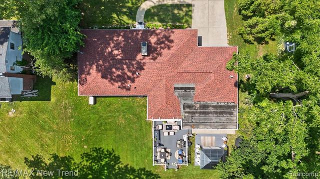24414 Lois Lane, Southfield, MI 48075