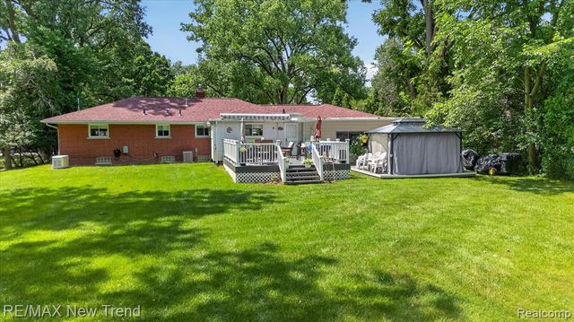 24414 Lois Lane, Southfield, MI 48075
