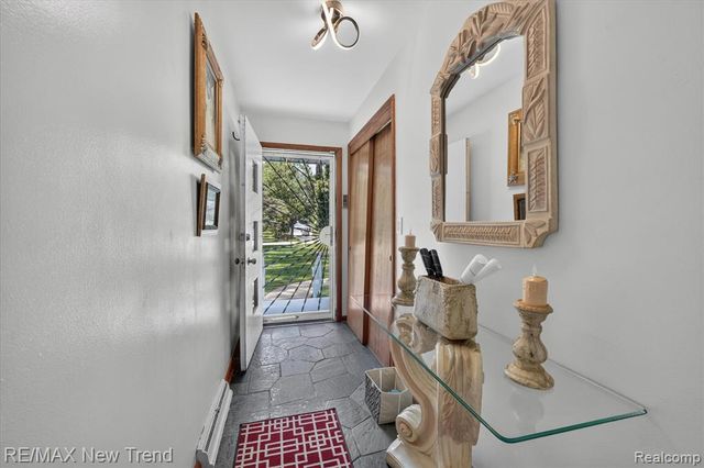 24414 Lois Lane, Southfield, MI 48075