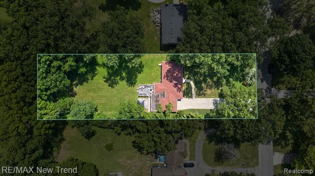 24414 Lois Lane, Southfield, MI 48075