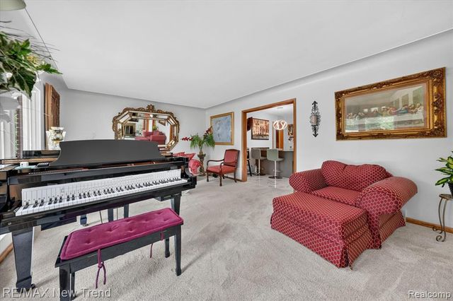 24414 Lois Lane, Southfield, MI 48075