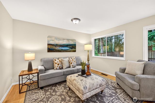 13515 173rd Place NE, Redmond, WA 98052