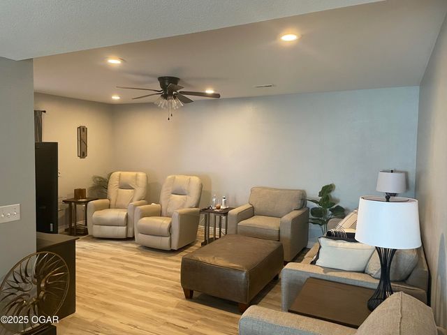 2716 S Adele Avenue, Joplin, MO 64804