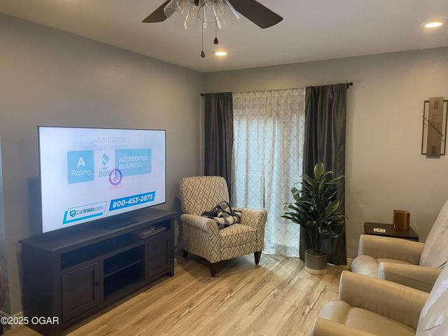 2716 S Adele Avenue, Joplin, MO 64804