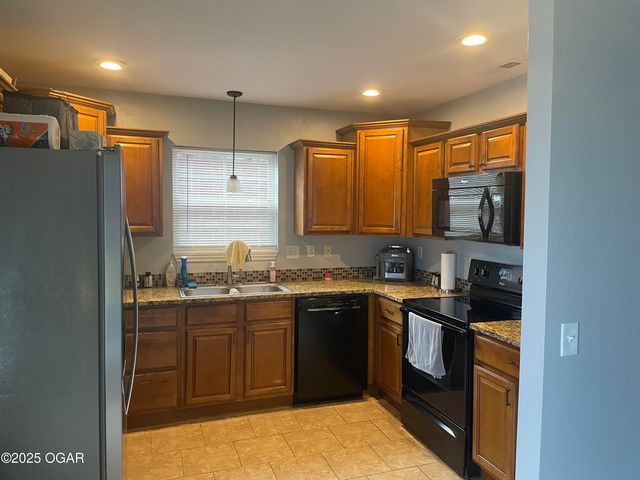 2716 S Adele Avenue, Joplin, MO 64804