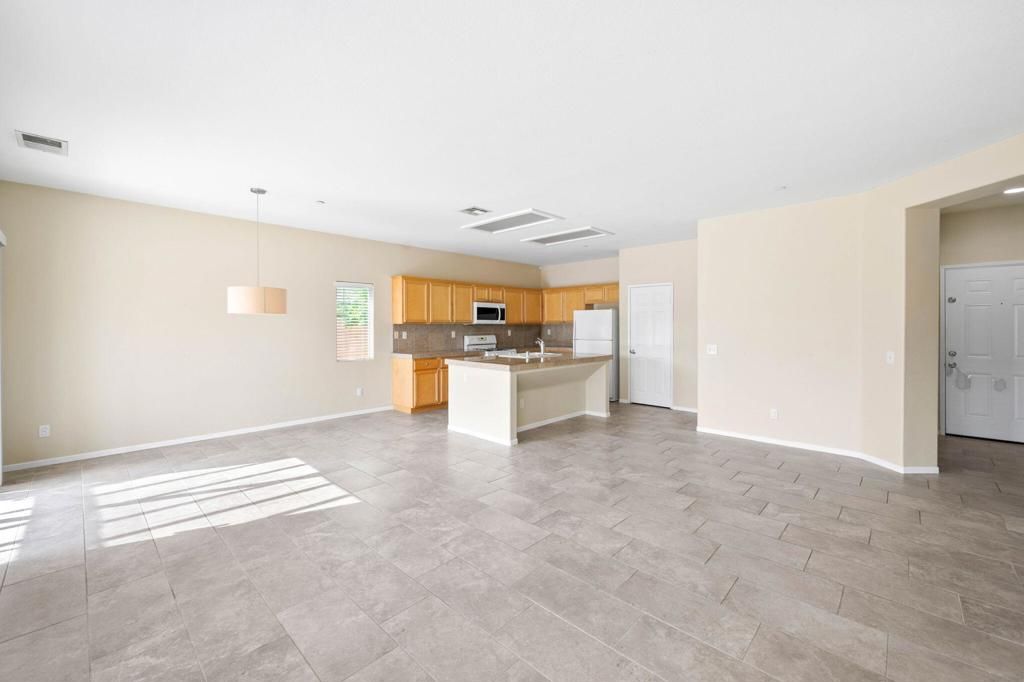 Image 2 of property listing at 3888 Mission Peak, Palm Springs, CA 92262