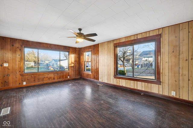 960 Stevens Street, Mitchell, IN 47446