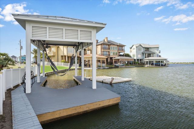 12 Big Torch, Hitchcock, TX 77563