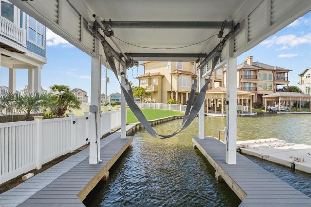 12 Big Torch, Hitchcock, TX 77563