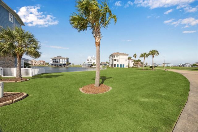 12 Big Torch, Hitchcock, TX 77563