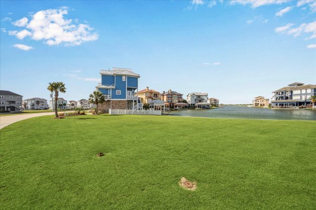 12 Big Torch, Hitchcock, TX 77563