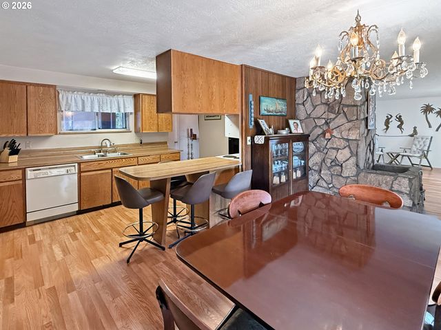 2640 Ne 8TH St, Bend, OR 97701