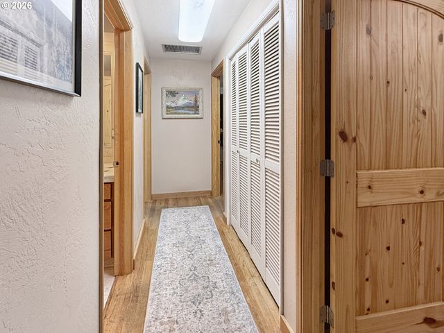 2640 Ne 8TH St, Bend, OR 97701