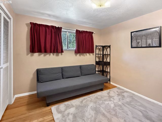 2640 Ne 8TH St, Bend, OR 97701