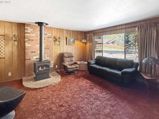 2640 Ne 8TH St, Bend, OR 97701