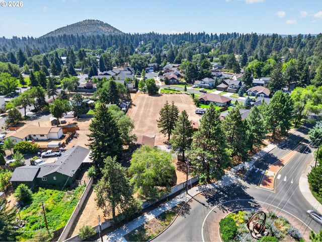 2640 Ne 8TH St, Bend, OR 97701