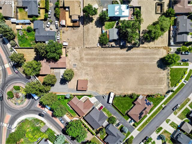 2640 Ne 8TH St, Bend, OR 97701