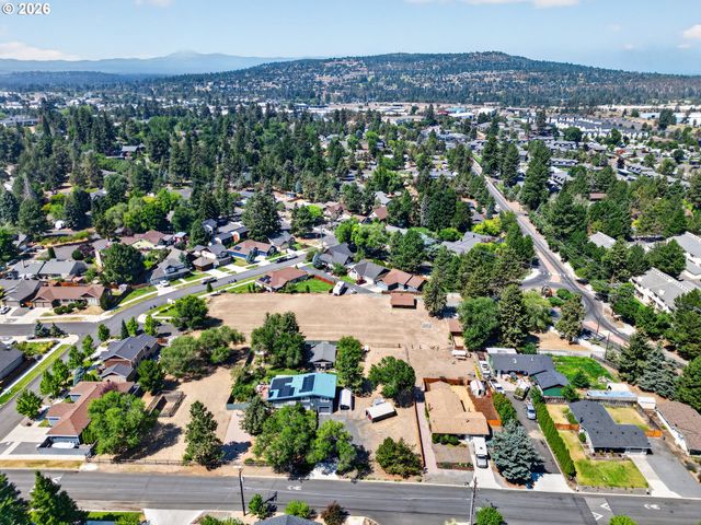 2640 Ne 8TH St, Bend, OR 97701