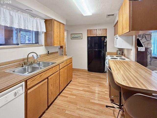 2640 Ne 8TH St, Bend, OR 97701