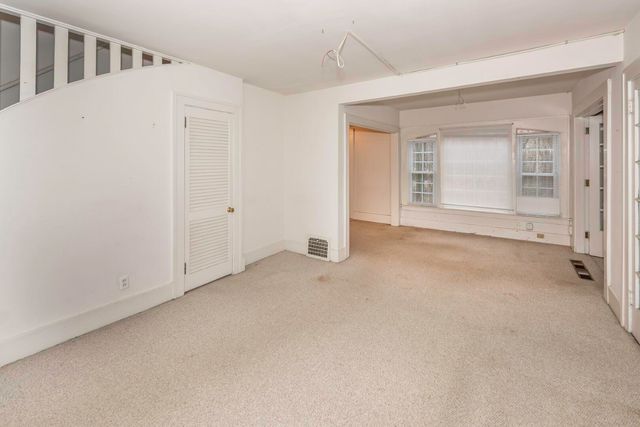 3 Shipman Circle, Ann Arbor, MI 48104