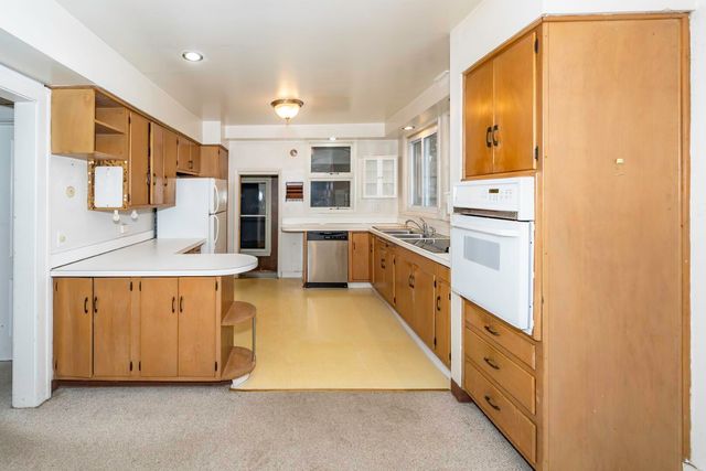 3 Shipman Circle, Ann Arbor, MI 48104