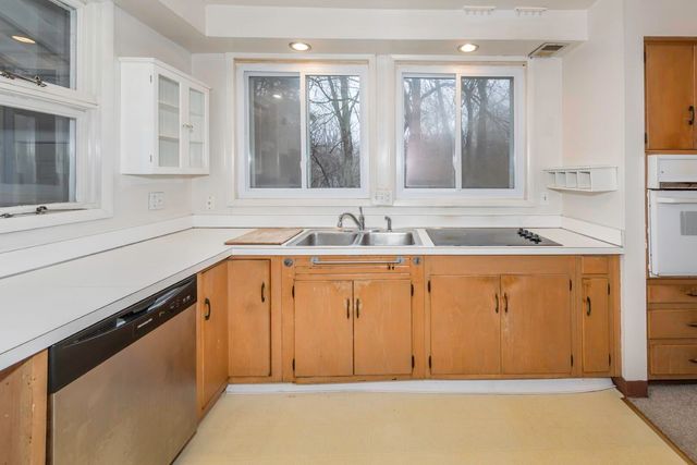 3 Shipman Circle, Ann Arbor, MI 48104