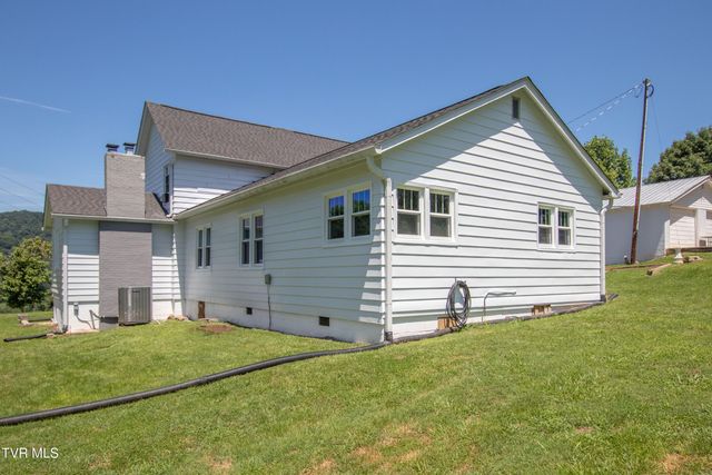 142 Hill Station Alley Road, Gate City, VA 24251