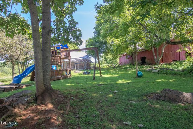 142 Hill Station Alley Road, Gate City, VA 24251
