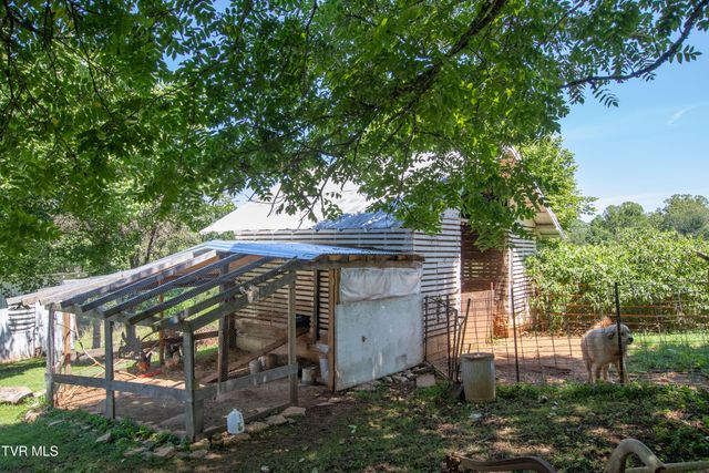 142 Hill Station Alley Road, Gate City, VA 24251