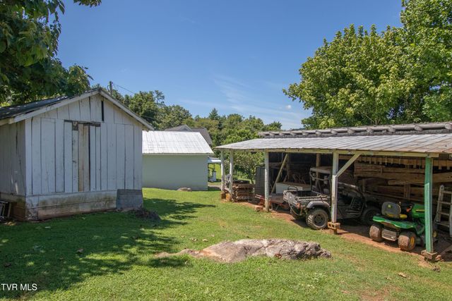 142 Hill Station Alley Road, Gate City, VA 24251