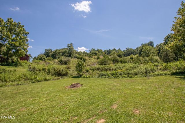 142 Hill Station Alley Road, Gate City, VA 24251