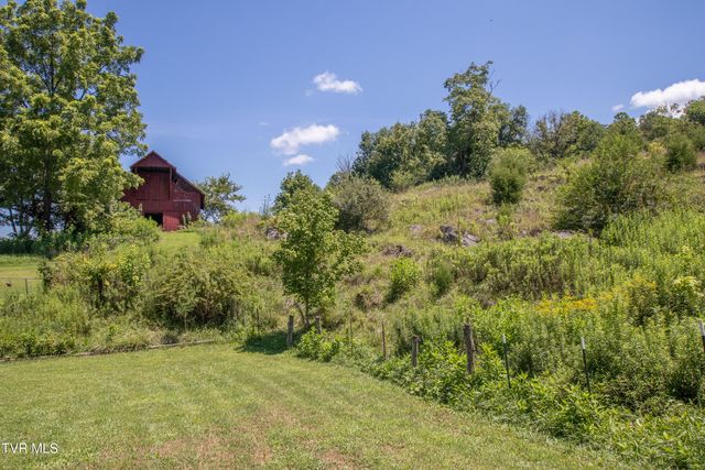 142 Hill Station Alley Road, Gate City, VA 24251