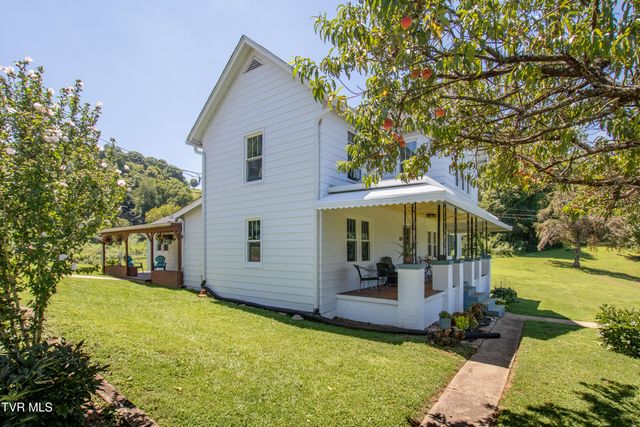 142 Hill Station Alley Road, Gate City, VA 24251