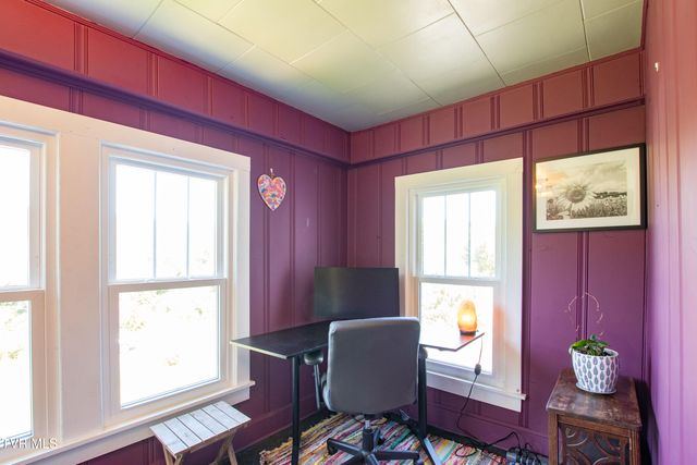 142 Hill Station Alley Road, Gate City, VA 24251