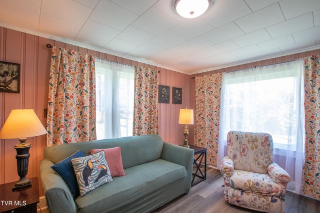 142 Hill Station Alley Road, Gate City, VA 24251