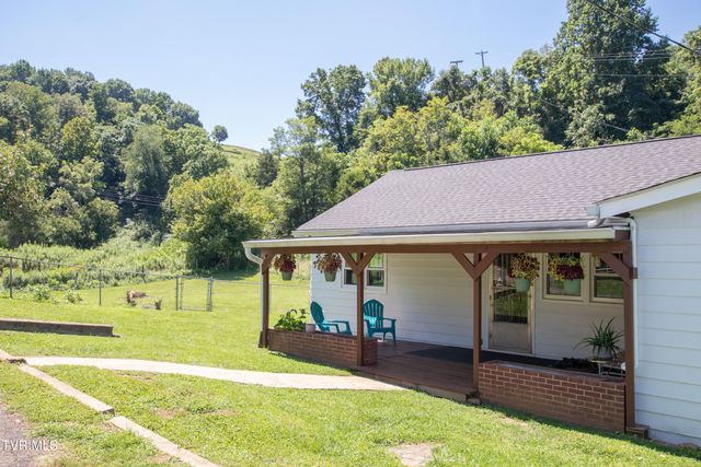 142 Hill Station Alley Road, Gate City, VA 24251