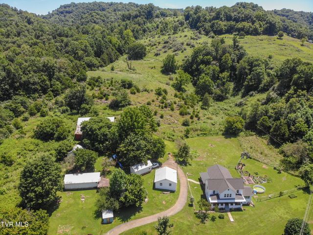 142 Hill Station Alley Road, Gate City, VA 24251