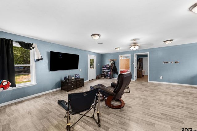 195 N Wood St., Emory, TX 75440