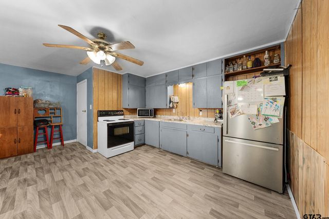 195 N Wood St., Emory, TX 75440