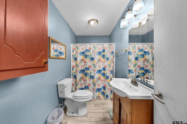195 N Wood St., Emory, TX 75440
