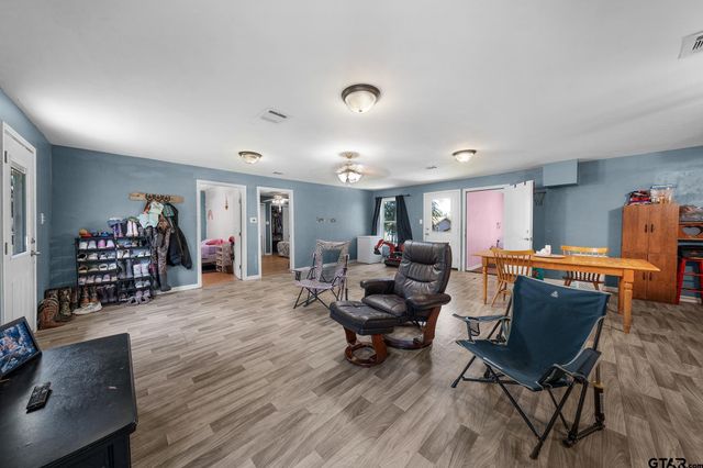 195 N Wood St., Emory, TX 75440