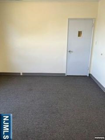 705 Grand Avenue 207, Ridgefield, NJ 07657