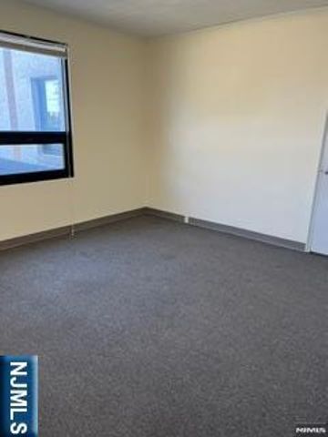 705 Grand Avenue 207, Ridgefield, NJ 07657