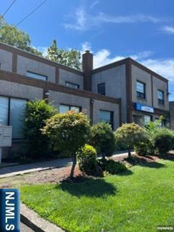 705 Grand Avenue 207, Ridgefield, NJ 07657