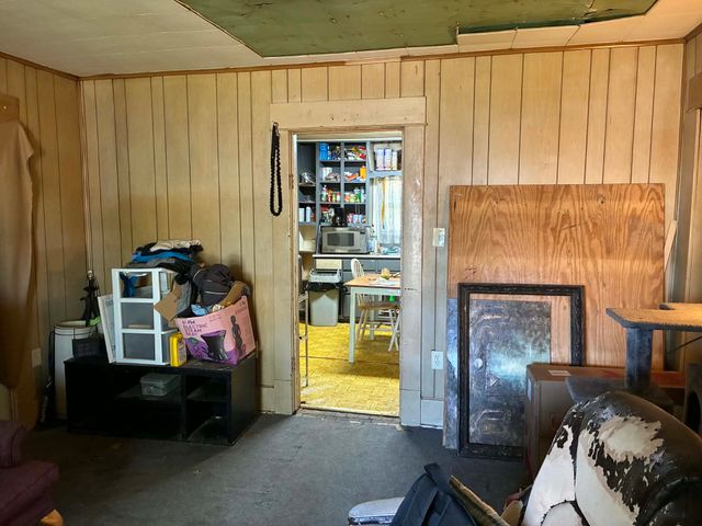 412 W Willingham Street, Cleburne, TX 76033