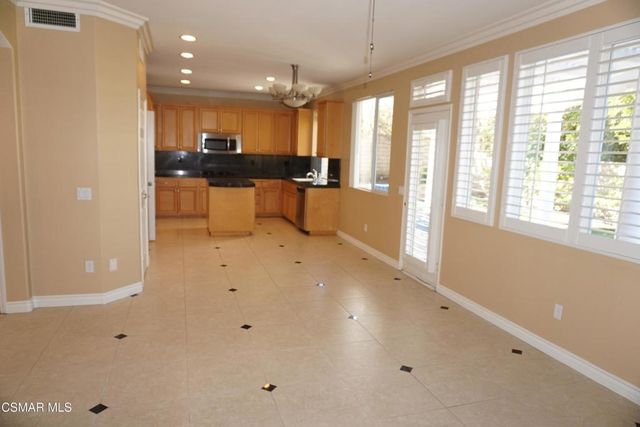 2033 Yellowthroat Place, Newbury Park, CA 91320