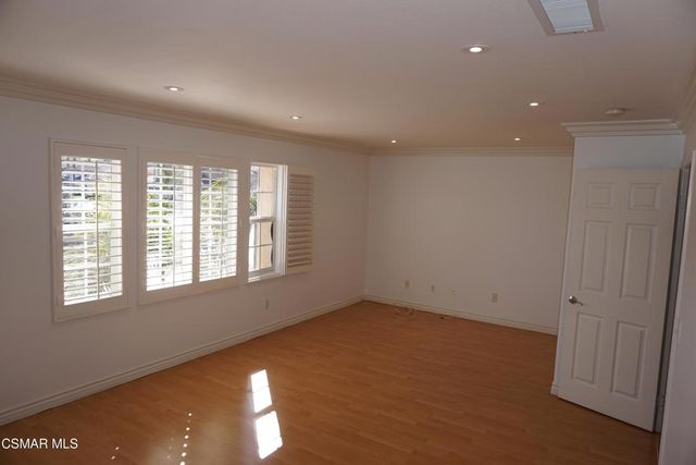 2033 Yellowthroat Place, Newbury Park, CA 91320