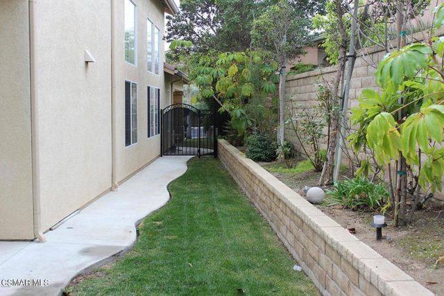 2033 Yellowthroat Place, Newbury Park, CA 91320