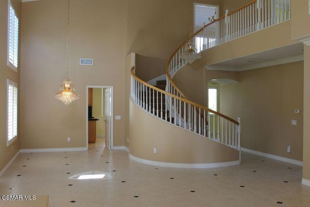 2033 Yellowthroat Place, Newbury Park, CA 91320