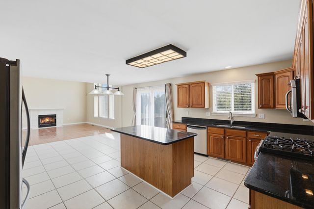 26493 Isleworth Point, Southfield City, MI 48034